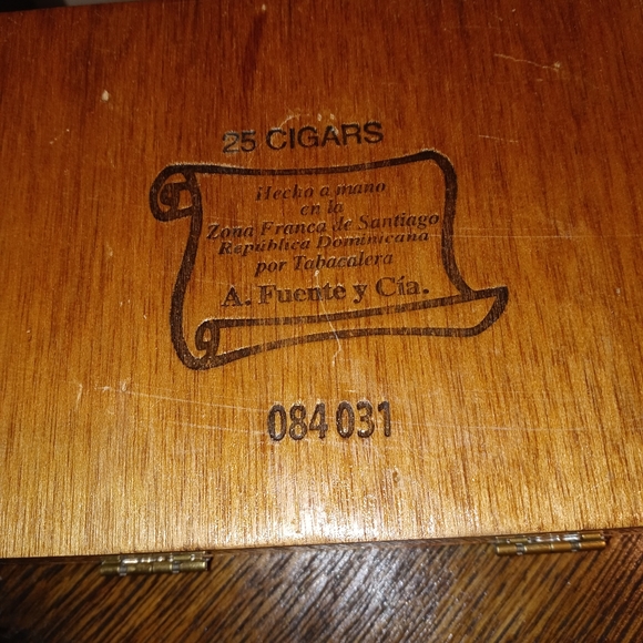 Old cigar box - Picture 4 of 4